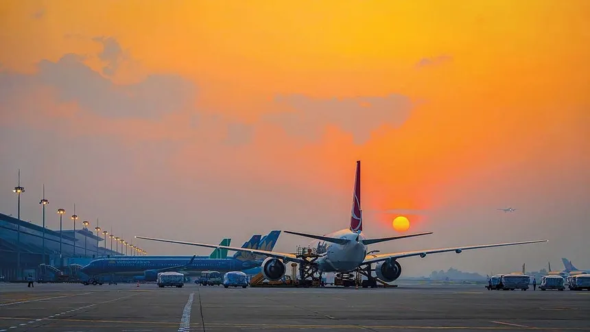Việc nâng tỷ lệ sở hữu nước ngoài tại các hãng bay Việt lên 49% nhận được sự quan tâm của nhiều chuyên gia, nhà đầu tư 