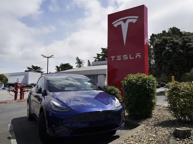 Một cửa hàng của Tesla ở San Mateo, California, Mỹ. Ảnh: THX/TTXVN