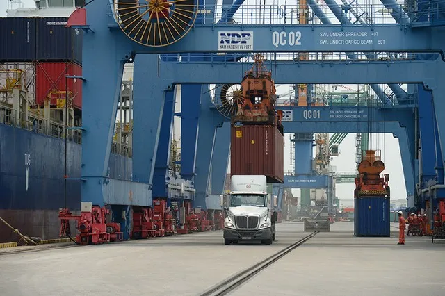 Nền kinh tế đang bước vào giai đoạn nâng cấp kinh tế thị trường, chứ không chỉ là chuyển đổi sang cơ chế thị trường. Ảnh: Dũng Minh