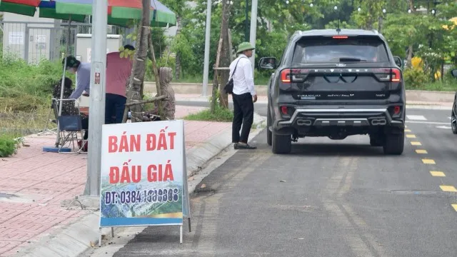 Nhiều phiên đấu giá đất đã thiết lập mặt bằng giá mới tại thị trường bất động sản vùng ven. Ảnh: Thanh Vũ