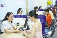 Lãi suất tăng, khiến kênh tiền gửi tiết kiệm đang trở nên hấp dẫn (Ảnh: Đức Thanh)