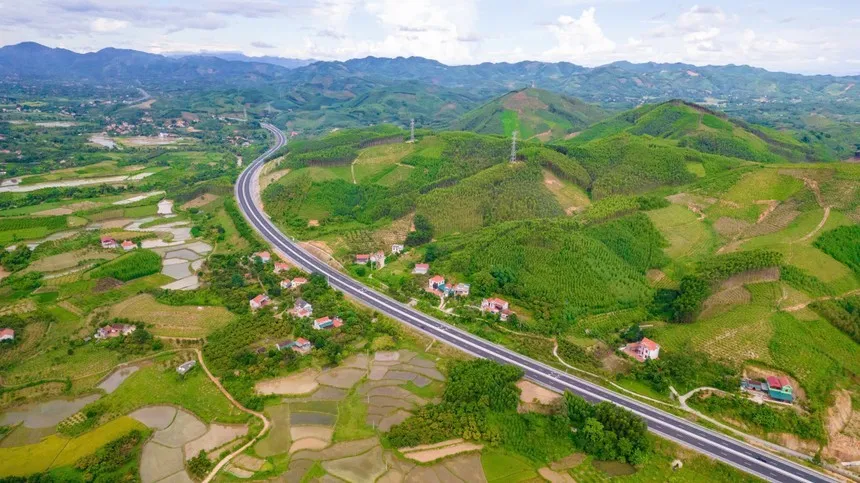 Đèo Cả (HHV) hoàn tất tăng vốn điều lệ lên hơn 5.400 tỷ đồng, CTCP Đầu tư Hải Thạch BOT là cổ đông lớn duy nhất 