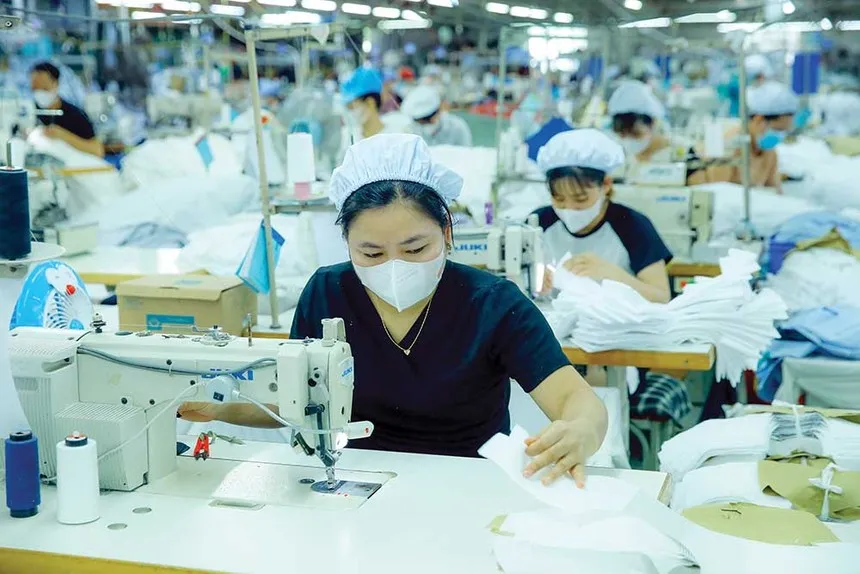 Ngành dệt may đang linh hoạt thích ứng, nắm bắt cơ hội để xuất khẩu (Ảnh: Đức Thanh) 