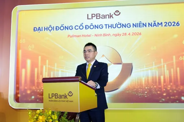 Ông Hồ Nam Tiến, Chủ tịch HĐQT LPBank phát biểu tại Đại hội.