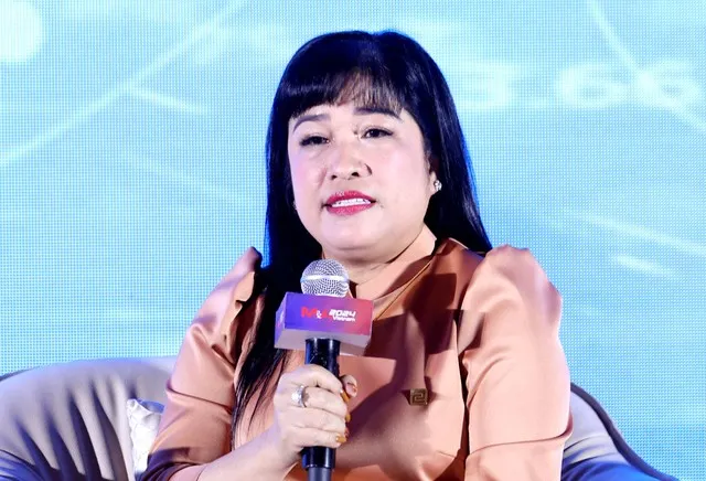 Bà Lưu Thị Thanh Mẫu, Phó chủ tịch Hội Doanh nhân trẻ Việt Nam, Tổng giám đốc Công ty cổ phần Đầu Tư &amp; Xây dựng Phúc Khang