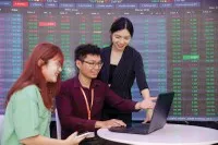 Sau một nhịp tăng mạnh, chỉ số VN-Index đã tiến gần tới đỉnh lịch sử