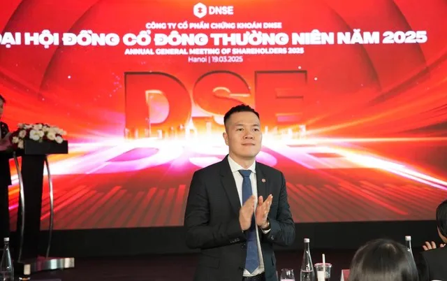 Ông Nguyễn Hoàng Giang, Chủ tịch HĐQT DNSE tại Đại hội đồng cổ đông thường niên 2025.