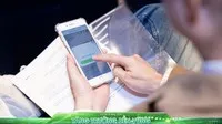Cổ đông bỏ phiếu biểu quyết điện tử e-voting. Ảnh: Dũng Minh