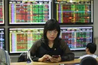 Doanh nghiệp địa ốc “bung nóc” lãi suất trái phiếu