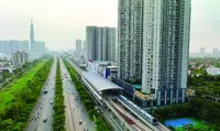 Hàng chục dự án mọc lên dọc tuyến metro số 1. Ảnh Lê Toàn.