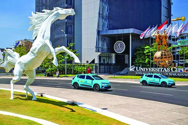 Từ Việt Nam, những chiếc xe xanh đã lăn bánh sang Lào, Indonesia, Philippines 