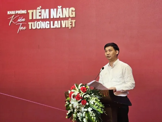 Ông Nguyễn Văn Công, Phó chủ tịch UBND tỉnh Quảng Ninh phát biểu tại diễn đàn. Ảnh: Thanh Sơn