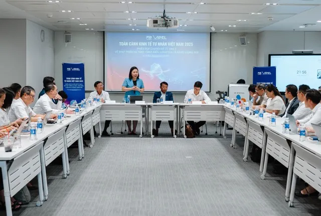 Phiên họp chuyên đề của Uỷ ban II về phát triển hạ tầng, cảng biển, logistics và năng lượng mới.