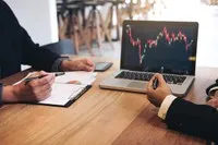 Tái cấu trúc, đa dạng hóa và xây dựng các trụ cột cân bằng đang trở thành hướng đi chính của nhiều doanh nghiệp