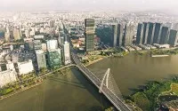 Doanh nhân Việt với tầm nhìn và bản lĩnh đã đóng góp to lớn cho sự phát triển của đất nước. Trong ảnh: Tòa tháp Saigon Marina IFC của doanh nghiệp trong nước vừa khánh thành
