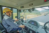 Đầu tư công được xác định là động lực quan trọng để đạt mục tiêu tăng trưởng 2 con số. Ảnh: Đức Thanh