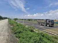 Nhiều công trình hạ tầng mới được triển khai trên cả nước. Ảnh: Việt Dương.