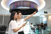Dòng tiền trở lại