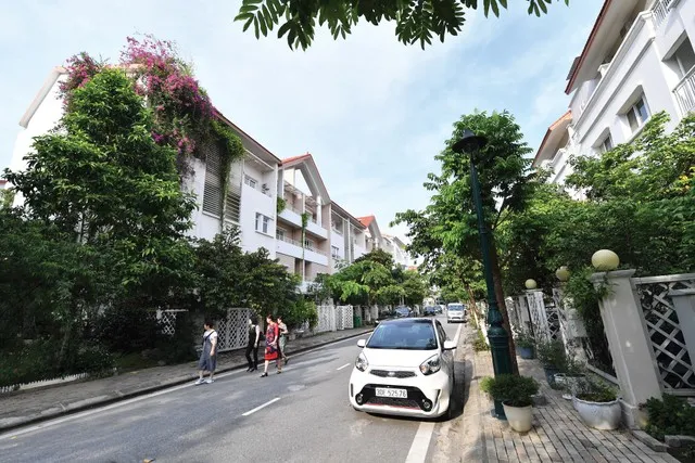 Nhà liền thổ đang được nhiều nhà đầu tư hướng tới. Ảnh: Lê Toàn.