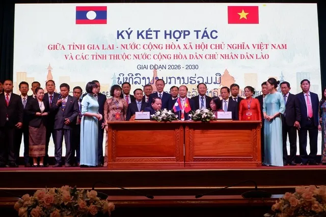 UBND tỉnh Gia Lai ký kết bản ghi nhớ với chính quyền địa phương của 4 tỉnh Nam Lào.