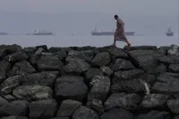 Eo biển Hormuz lần đầu không có tàu qua lại giữa xung đột Trung Đông