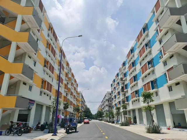 Nguồn cung nhà ở xã hội cho công nhân vô cùng ít ỏi. Ảnh: Lê Toàn.