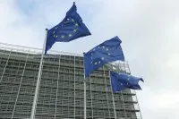 Cờ Liên minh châu Âu tại Brussels, Bỉ. Ảnh: THX/TTXVN
