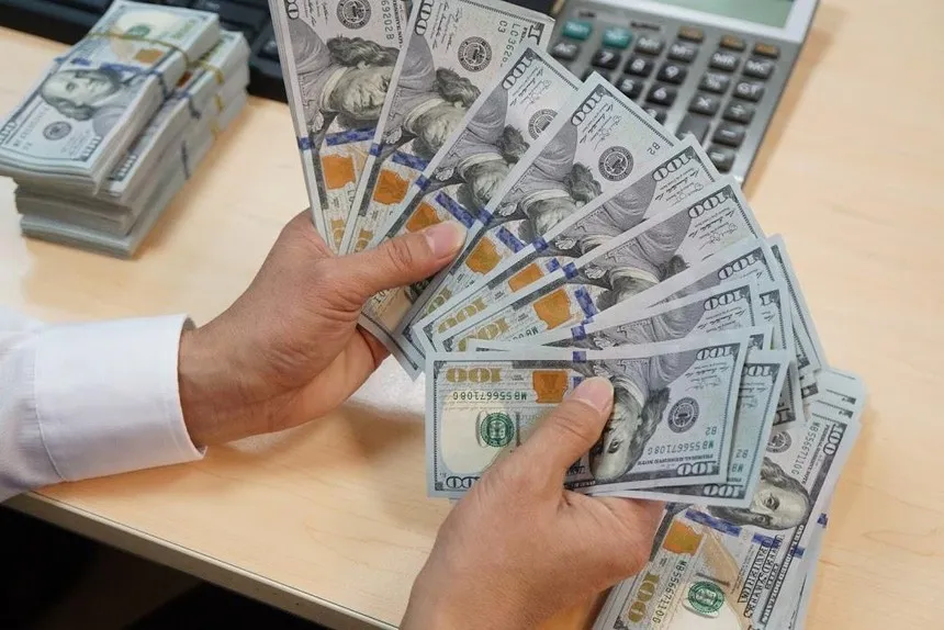 Gánh nặng kép với doanh nghiệp vay nợ bằng USD 
