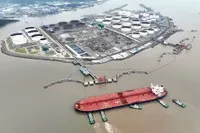 Giá dầu giảm làm tăng áp lực lên các nước xuất khẩu dầu thô ở thị trường mới nổi