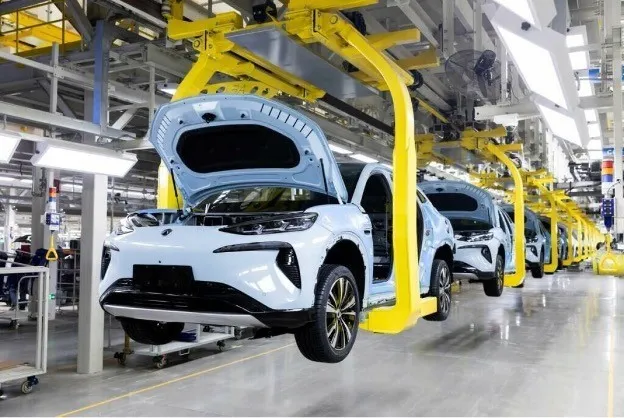 Gián đoạn eo biển Hormuz ảnh hưởng tới ngành công nghiệp ô tô
