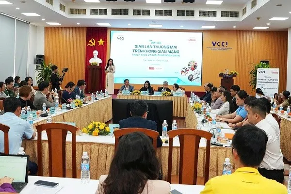 Các chuyên gia tại diễn đàn cho rằng, gian lận thương mại trên không gian mạng không còn là hiện tượng đơn lẻ mà đã trở thành một hệ sinh thái tinh vi, gây tổn hại trực tiếp đến người tiêu dùng và doanh nghiệp chân chính.