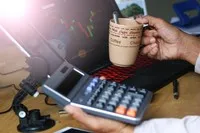 Giao dịch chứng khoán phiên sáng 31/3: Nhóm công ty chứng khoán có tín hiệu bật lên