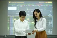 Giao dịch chứng khoán sáng 16/4: Thị trường tiếp tục "xanh vỏ đỏ lòng"