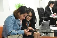 Giao dịch chứng khoán sáng 17/11: Thị trường khởi sắc, cổ phiếu bất động sản tiếp tục tỏa sáng