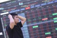 Giao dịch chứng khoán sáng 19/3: Sắc đỏ lan rộng, VN-Index lùi về dưới mốc 1.700 điểm