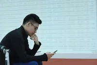 Giao dịch chứng khoán sáng 26/1: Cổ phiếu năng lượng ngược dòng khởi sắc