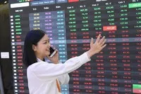 Giao dịch chứng khoán sáng 27/3: Dòng tiền tìm đến cổ phiếu bất động sản