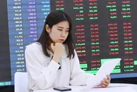 Giao dịch chứng khoán sáng 4/5: Nhóm năng lượng trở lại, cổ phiếu NVL bị bán tháo