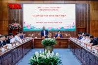 Thủ tướng Phạm Minh Chính làm việc với tỉnh Điện Biên - Ảnh: VGP.