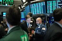 Giới đầu tư mạnh dạn mua vào sau phát biểu của ông Trump