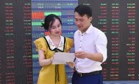 Góc nhìn chuyên gia chứng khoán tuần mới: "Đo" triển vọng nhóm cổ phiếu bất động sản