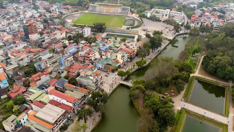 Toàn cảnh không gian quanh phố đi bộ Thành cổ Sơn Tây.