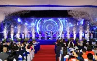 Các đại biểu thực hiện nghi thức khởi công dự án.