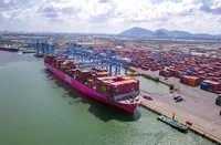 Các doanh nghiệp lo ngại nếu thu thêm phí cảng biển khu vực Bình Dương và Bà Rịa - Vũng Tàu sẽ làm tăng thêm chi phí logistics. Trong ảnh: Cụm cảng Cái Mép - Thị Vải