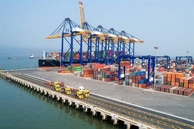 Hải Phòng sẽ tập trung nguồn lực phát triển các ngành chủ lực, dẫn dắt tăng trưởng bao gồm- Sản phẩm điện tử, công nghệ thông tin, công nghệ số; dịch vụ cảng biển và logistics; thương mại và du lịch. Ảnh: CTV