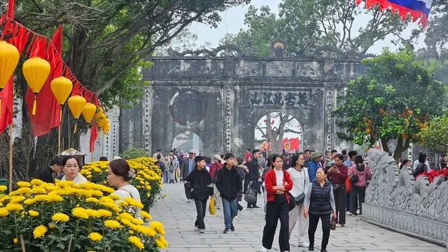 Từ ngày mùng 1 đến mùng 6 Tết Nguyên đán Bính Ngọ 2026, Di sản văn hóa thế giới Côn Sơn - Kiếp Bạc đã đón khoảng 368.262 lượt người dân và du khách tới tham quan du Xuân, vãn cảnh và dâng hương