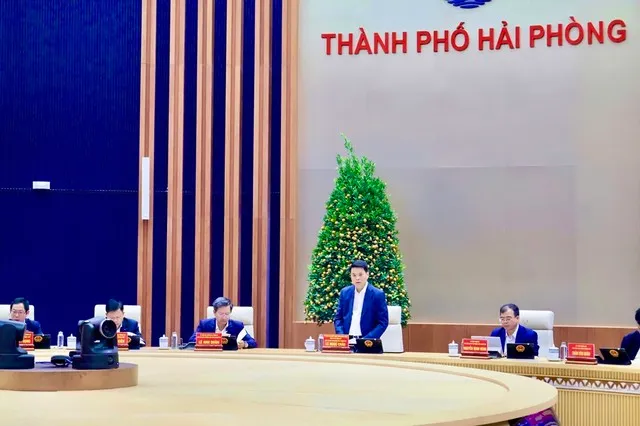 Ông Lê Ngọc Châu, Chủ tịch UBND TP. Hải Phòng phát biểu kết luận phiên họp.