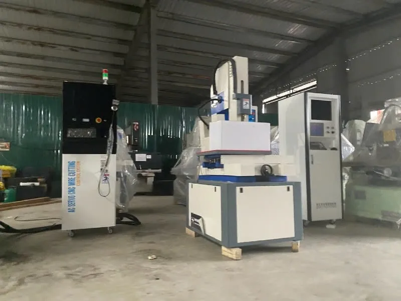 Hải quan khởi tố hai vụ buôn lậu, cảnh báo nguy cơ “rác công nghiệp” tràn vào Việt Nam 