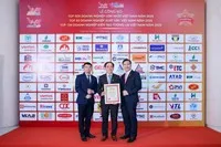 Hanwha Life 6 năm liền được vinh danh trong Top 500 Doanh nghiệp lớn nhất Việt Nam