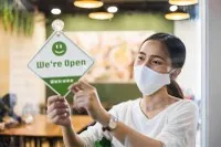 Sản phẩm bảo hiểm sức khỏe có quyền lợi về dịch bệnh chờ “mở cửa”